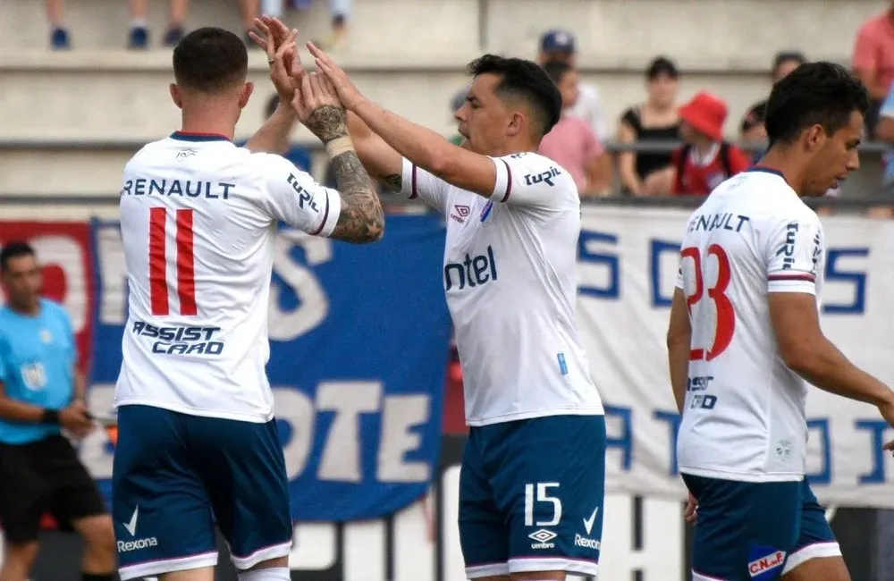 El festejo de Colo Ramírez junto a Diego Rodríguez