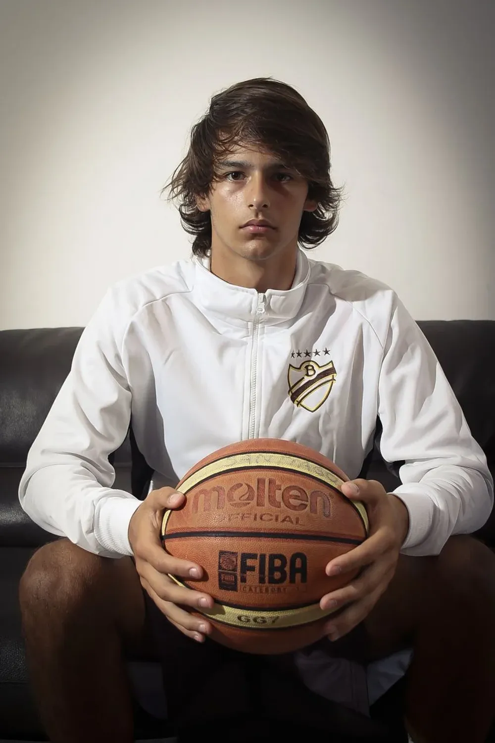  Santiago Véscovi con 16 años, de Bohemios a la Academia NBA Santiago Véscovi con 16 años, de Bohemios a la Academia NBA