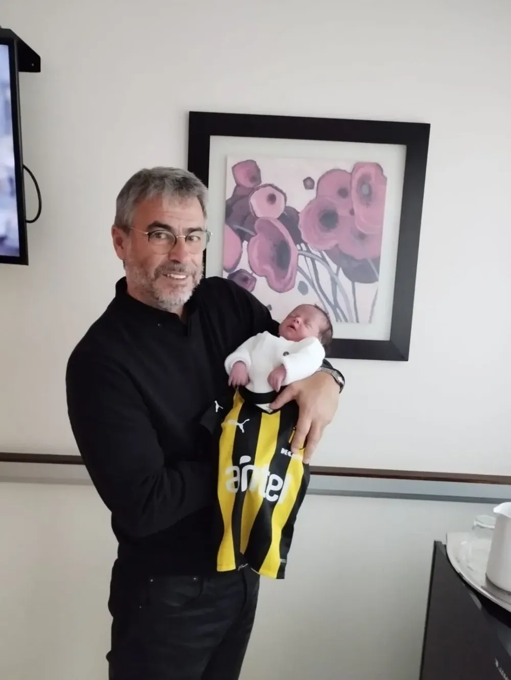 Pablo Bengochea con su nieta Julieta