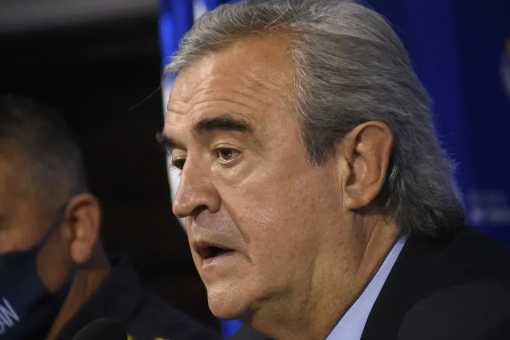 La decisión se tomó luego de una charla entre el ministro del Interior y el de Salud Pública, Daniel Salinas