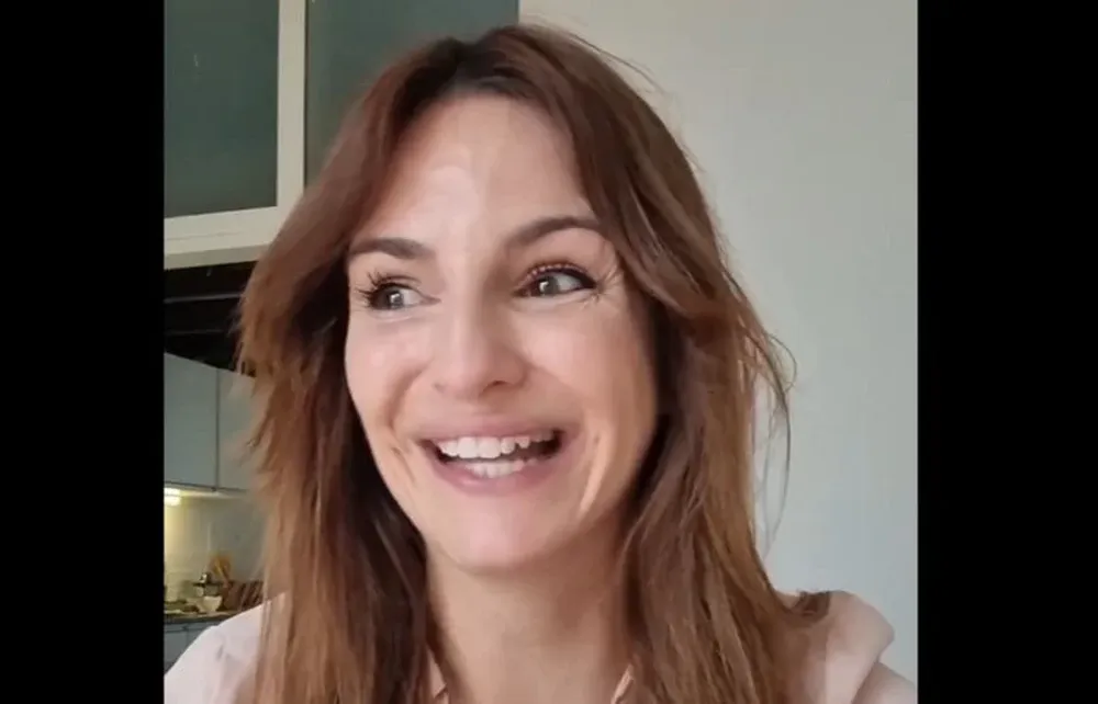 Martina Graf en el video del anuncio