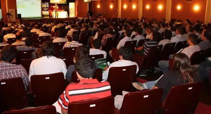 El Observador | Mucha gente concurrió a Mercedes y mucha participó on line