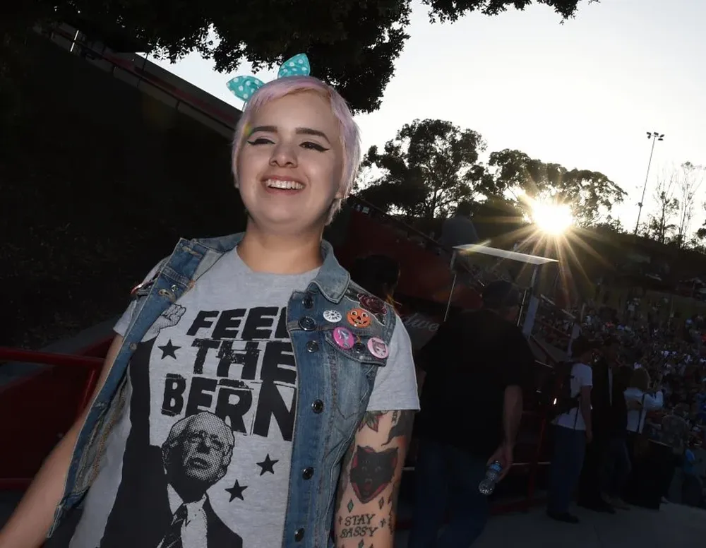 Un partidario del candidato demócrata Bernie Sanders en California, Estados Unidos.