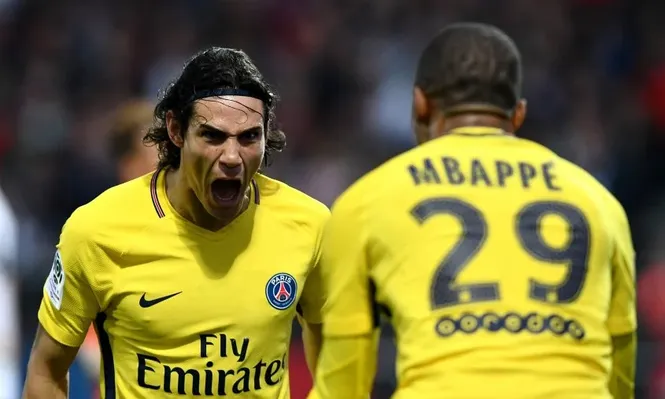 Vea los dos goles de Cavani que llegó a 101 en la Ligue 1
