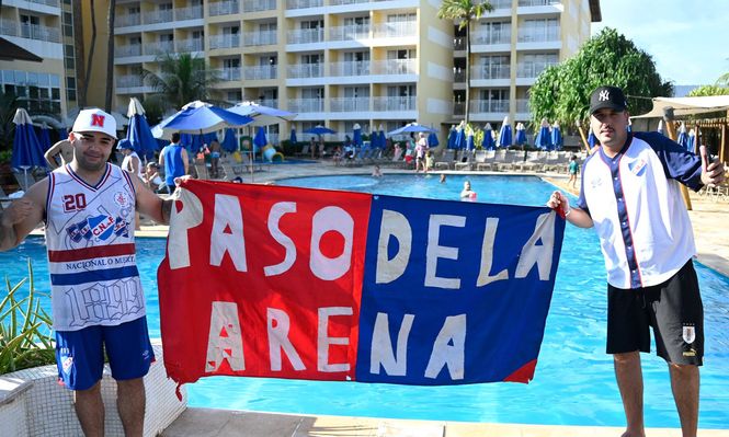 Hinchas de Nacional en Bahía