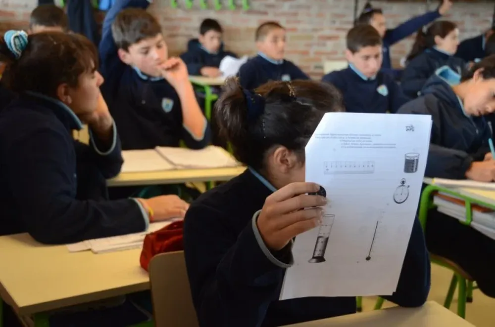 Alumnos del Liceo Impulso, en el barrio Casavalle