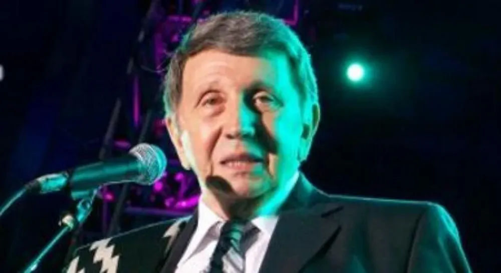 Está internado en la Fundación Favaloro.