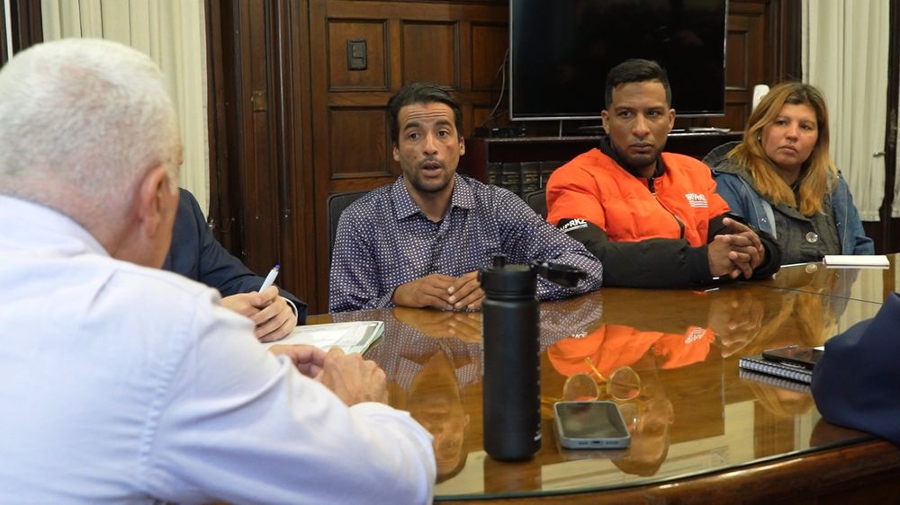 Los representantes de la unión de trabajadores en la reunión con el ministro Negro