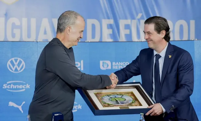 Presentación de Marcelo Bielsa en Uruguay