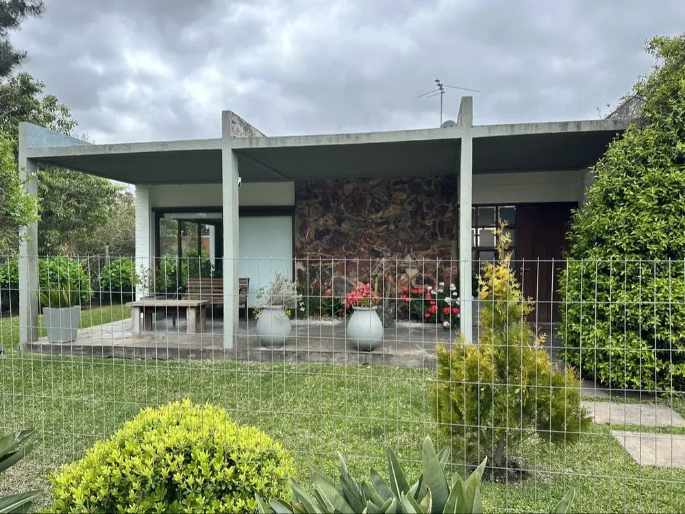 La casa está en Parada 37, por calle Sagitario casi Camino a la Laguna.