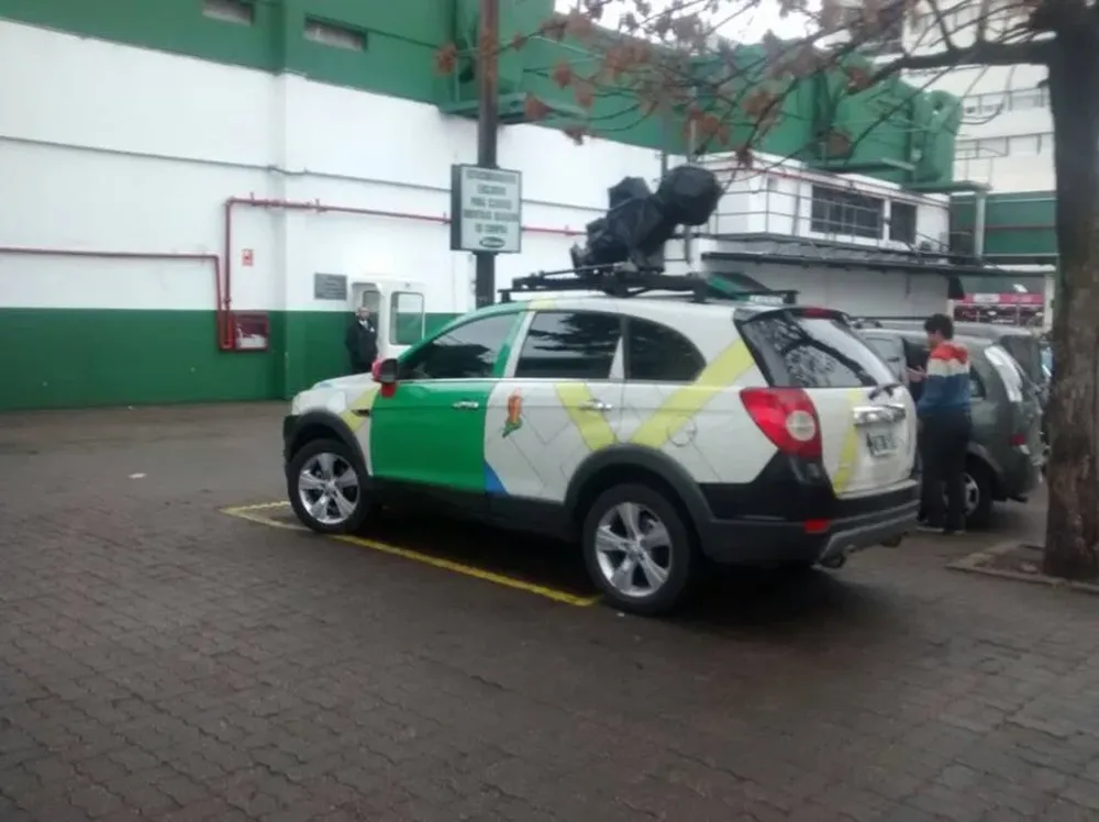 El auto de Google Street View en el supermercado Disco de 8 de octubre y Garibaldi