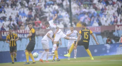 El invicto clásico de Carballo contra la fortaleza de Vadócz: la clave del mediocampo