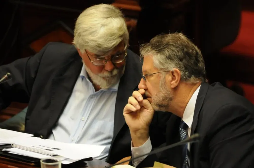 El ministro del Interior, Eduardo Bonomi, con el subsecretario de la cartera, Jorge Vázquez