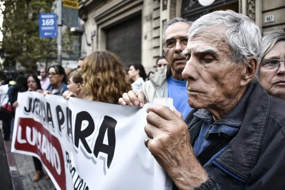 Familiares y amigos de Luciano se manifestaron en el juzgado este viernes 20 