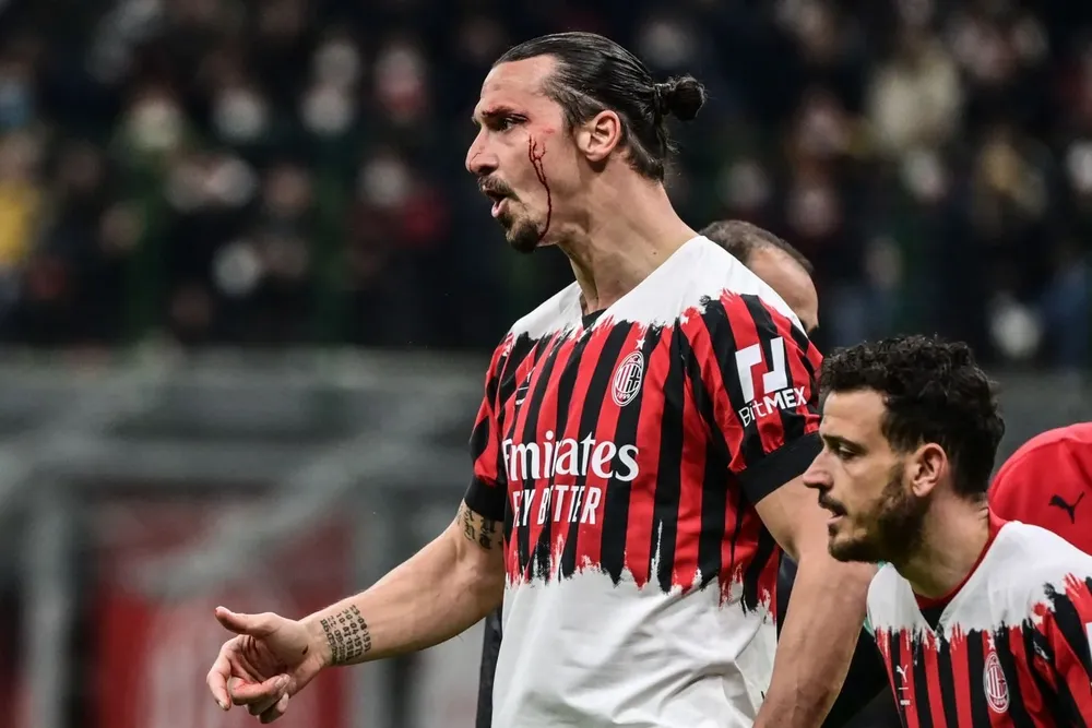 Zlatan furioso tras sufrir el corte