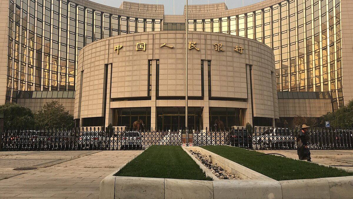 China baja en 25 puntos básicos los tipos de interés de referencia