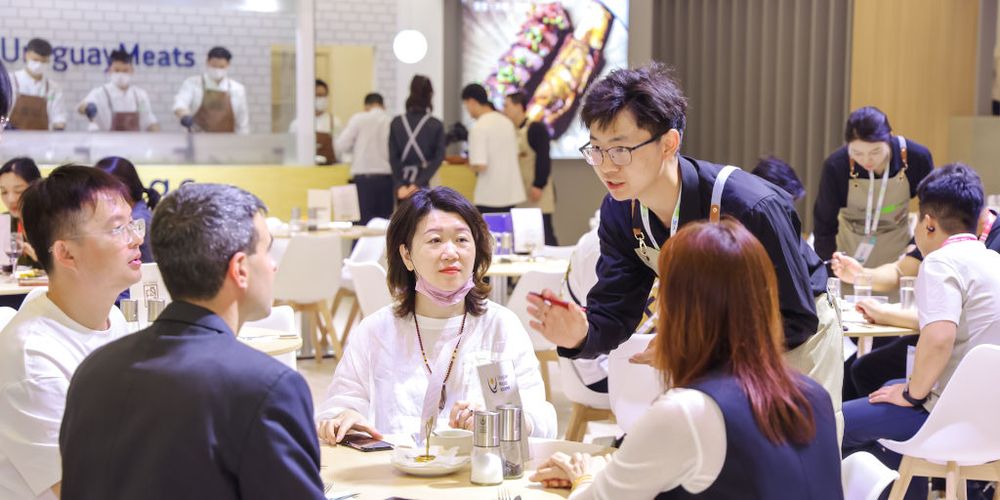 Uruguay promociona sus carnes en la mayor feria asiática del sector de los alimentos.