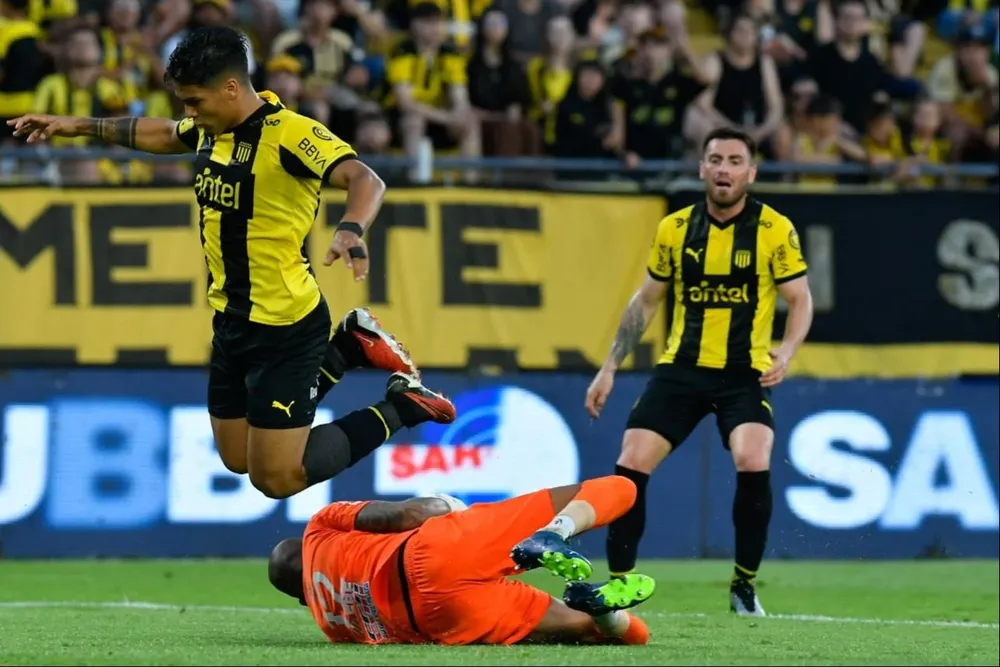 Matías Arezo, el gol aurinegro