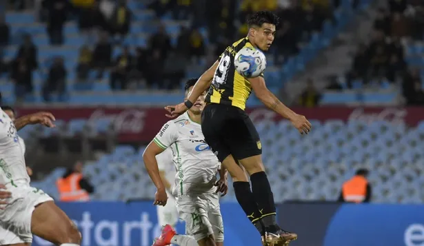 Matías Arezo en el partido ante Plaza Colonia
