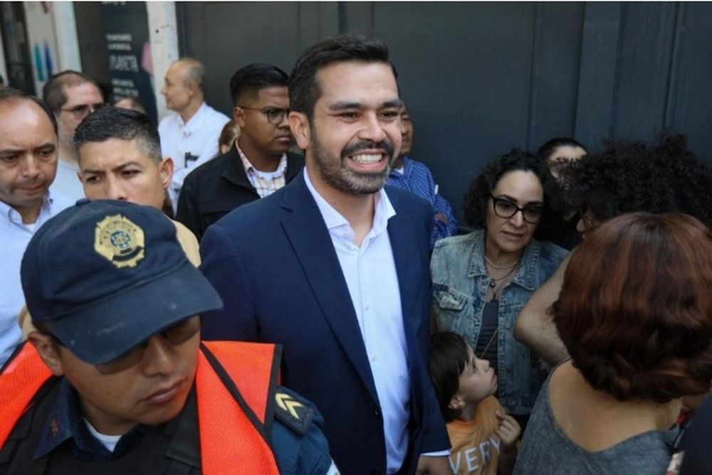 Jorge Álvarez Máynez fue el primero de los candidatos en votar. Pidió respetar las normas electorales y aseguró estar Jorge Álvarez Máynez fue el primero de los candidatos en votar. Pidió respetar las normas electorales y aseguró estar