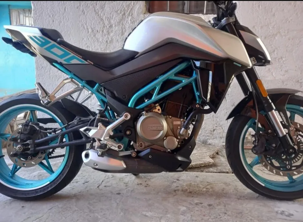 La moto que le robaron al policía en Parque Guaraní