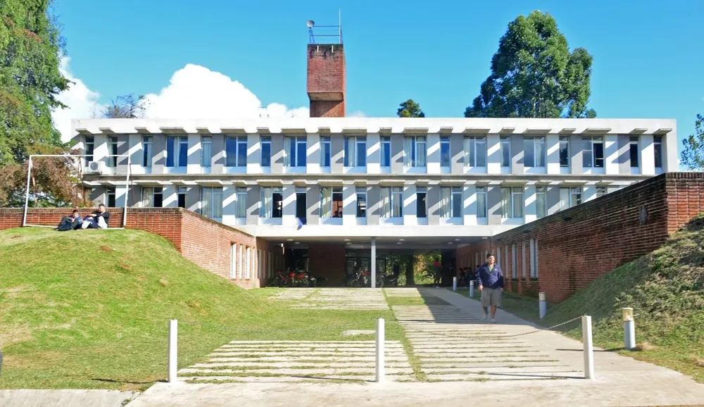 Fachada del Polo Educativo Tecnológico de Rivera. (Archivo)