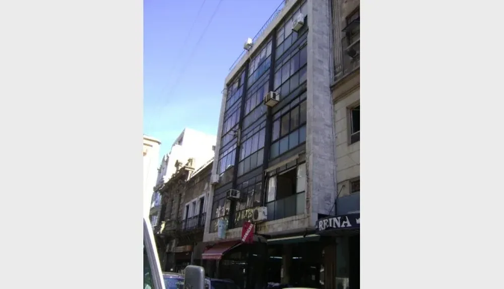 Las oficinas tienen un área de superficie de entre 18 m2 y 27 m2.