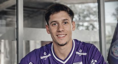Axel Frugone en su presentación como jugador de Defensor Sporting