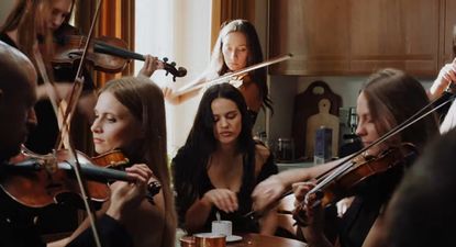 Rosalía presenta Berghain, su nuevo tema.&nbsp;