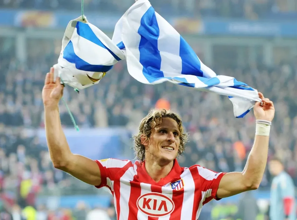 Diego Forlán, celebrando el título de la Europa League con Atlético Madrid Diego Forlán, celebrando el título de la Europa League con Atlético Madrid