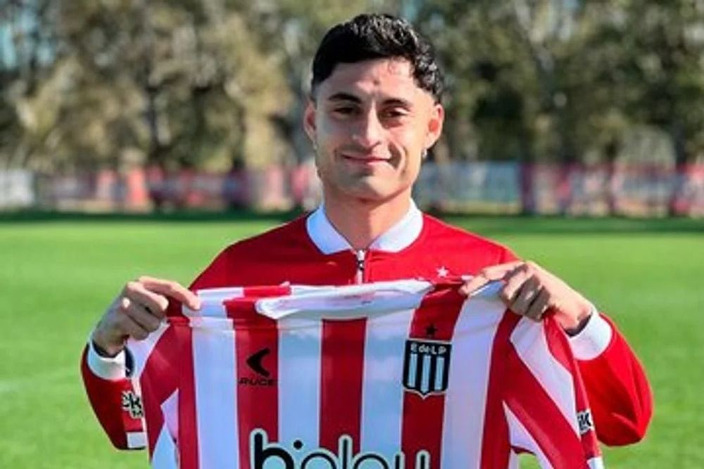 Altmirano fue recibido por sus compañeros de Estudiantes