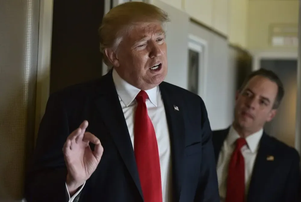 Donald Trump conversa con periodistas en el Air Force One, el pasado 3 de febrero.