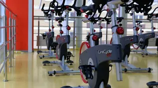 Cadenas globales de fitness llegan a Uruguay: ¿cómo se preparan los gimnasios de barrio?