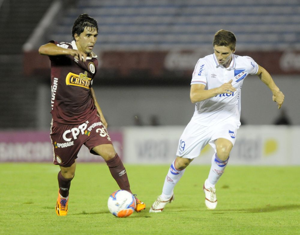 Santiago Romero en el último partido entre Nacional y Universitario, por la Copa Bandes 2015