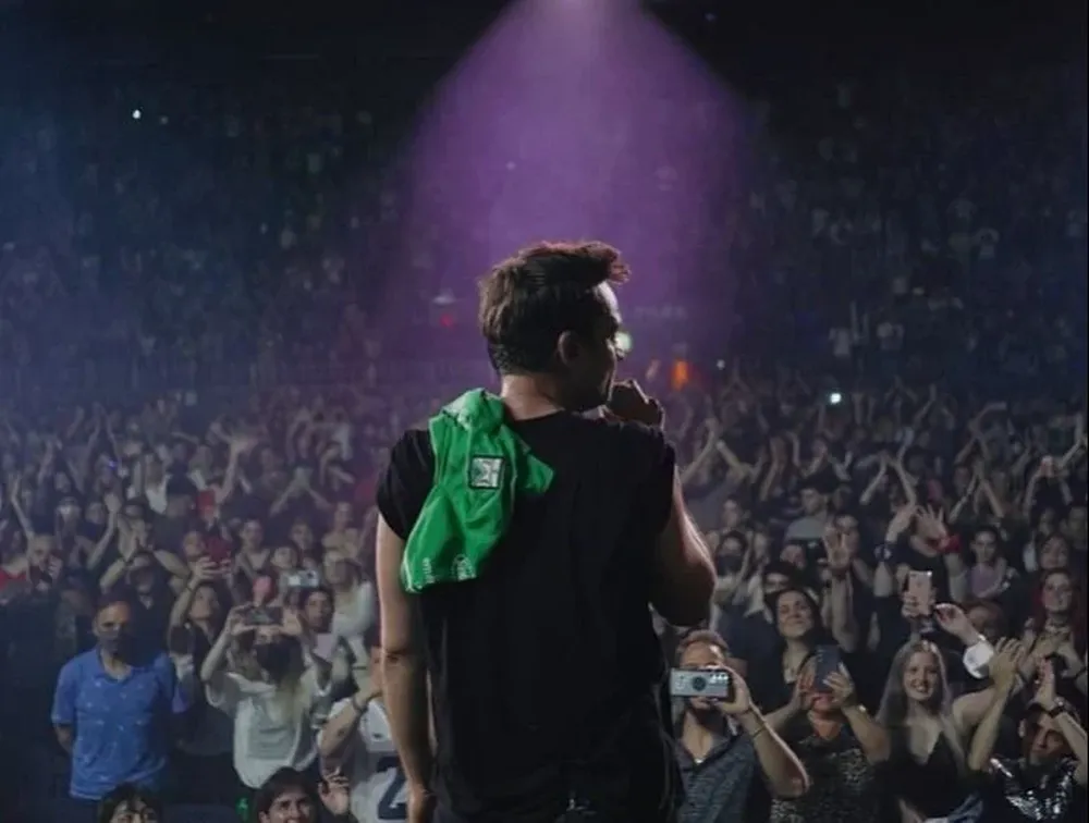 El cantante de nuevo internado