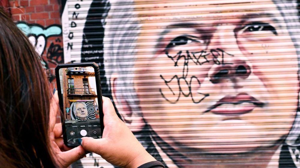 Para sus seguidores, Julian Assange es un valiente defensor de la verdad.