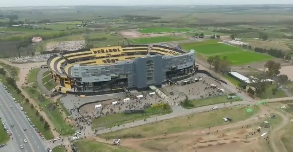 El Campeón del Siglo y sus accesos