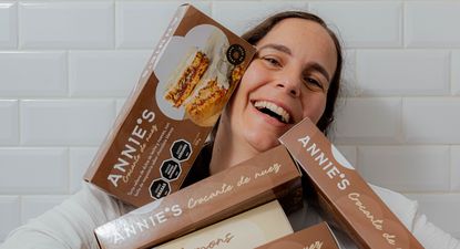 Perdió su trabajo como maestra, se reinventó cocinando, ahora sus tortas premium congeladas llegan a las grandes superficies y planea exportarlas a Brasil