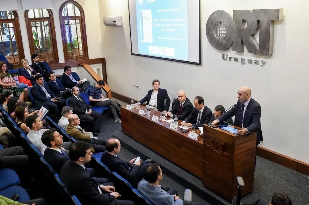 Pedro Bellocq en el lanzamiento del libro en la Universidad ORT