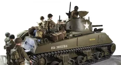 Uno de los tanques que fue subastado también fue parte de la exhibición previa