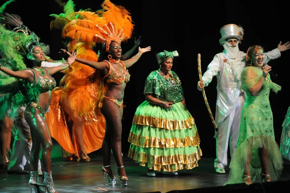 La comparsa de Cachila Silva irá esta noche al Ramón Collazo