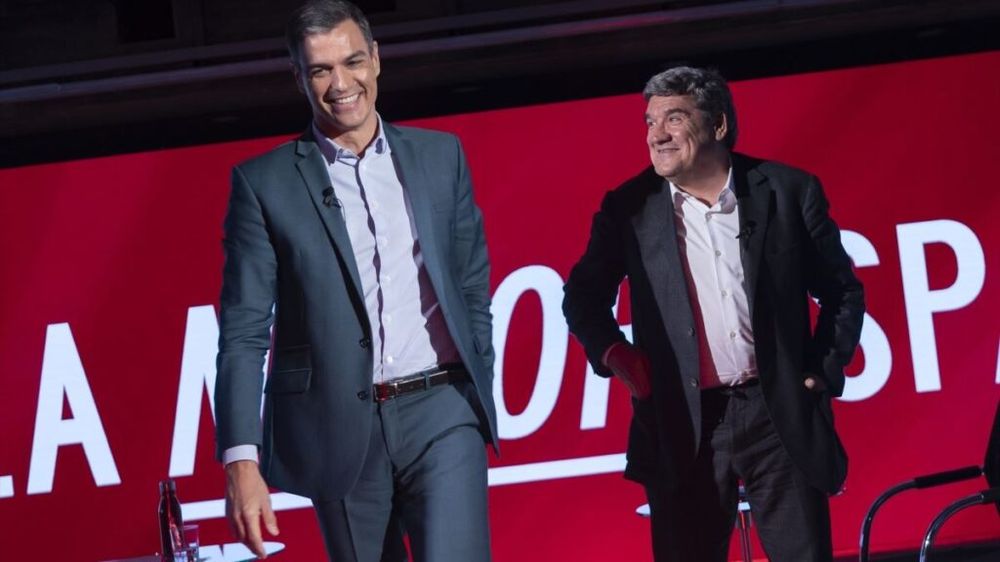 Pedro Sánchez y el ministro para la Transformación Digital y de la Función Pública, José Luis Escrivá