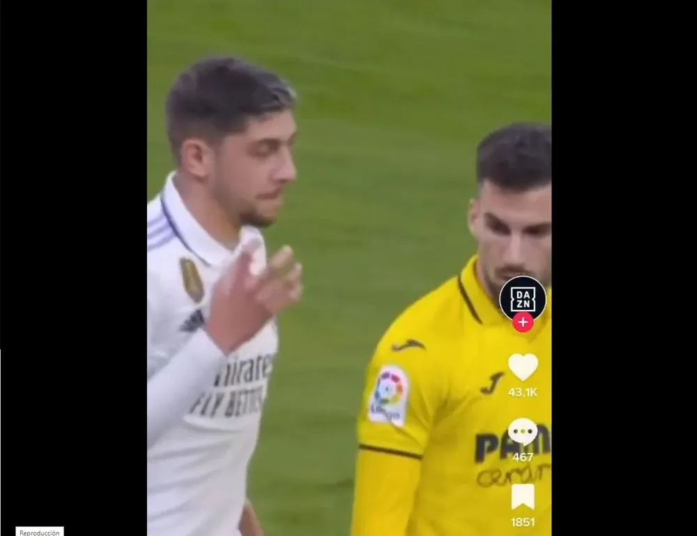 El cruce de Fede Valverde y Alex Baena en la cancha
