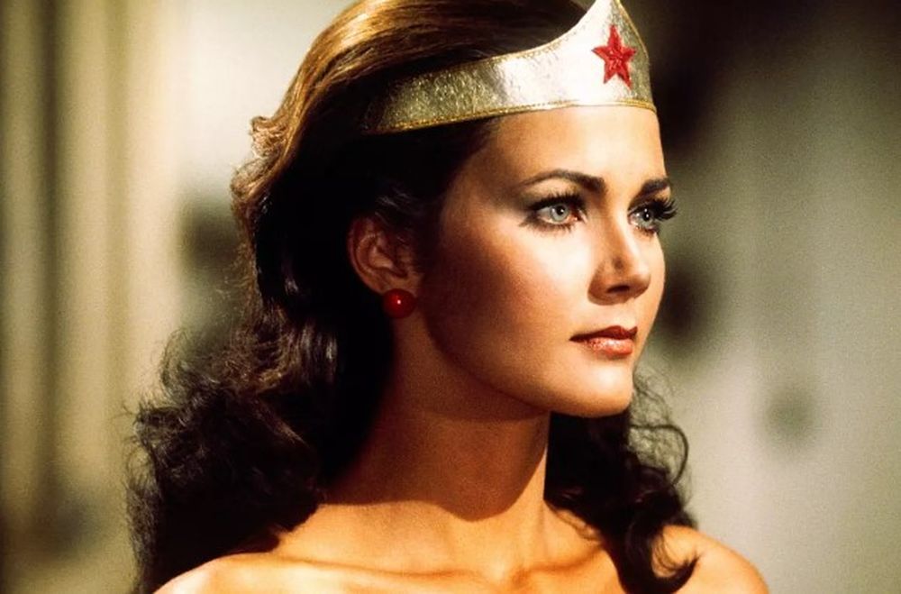 linda carter.jpg