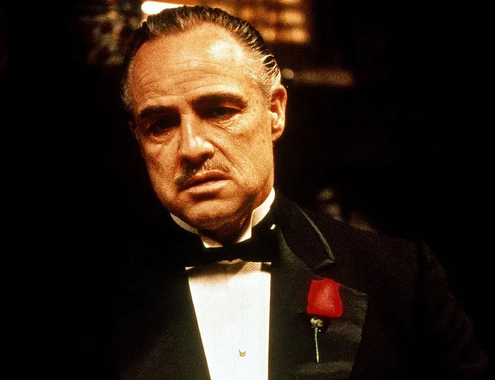 Una clásica imagen de Marlon Brando en el filme El Padrino