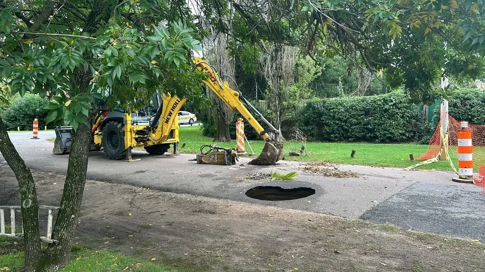 Nuevo pozo que se abrió en el centro de Carrasco