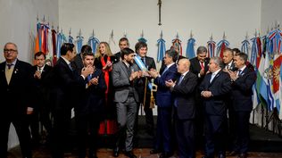 Hay expectativas para que el Congreso apruebe el proyecto para coparticipar el impuesto a los combustibles líquidos. Milei vetará todas estas leyes.