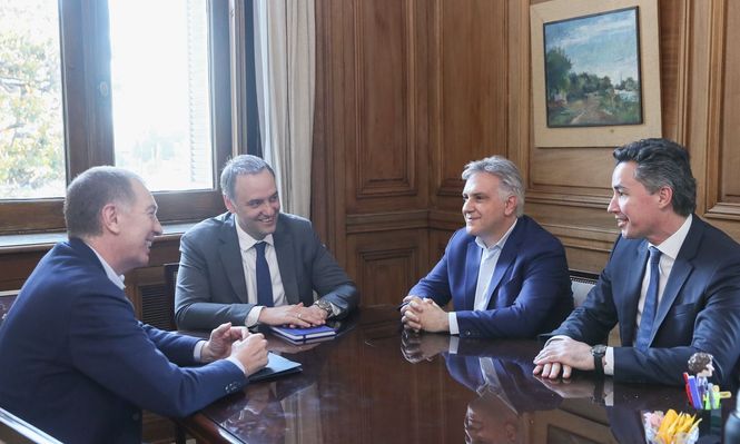 Diego Santilli prepara una oferta a los gobernadores para el Presupuesto 2026 e inicia su gira federal
