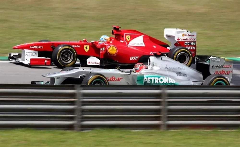 Alonso es uno de los pilotos de la escudería