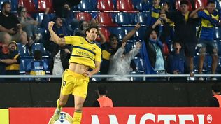Edinson Cavani festeja el gol de Boca Juniors frente a Trinidense por Copa Sudamericana 